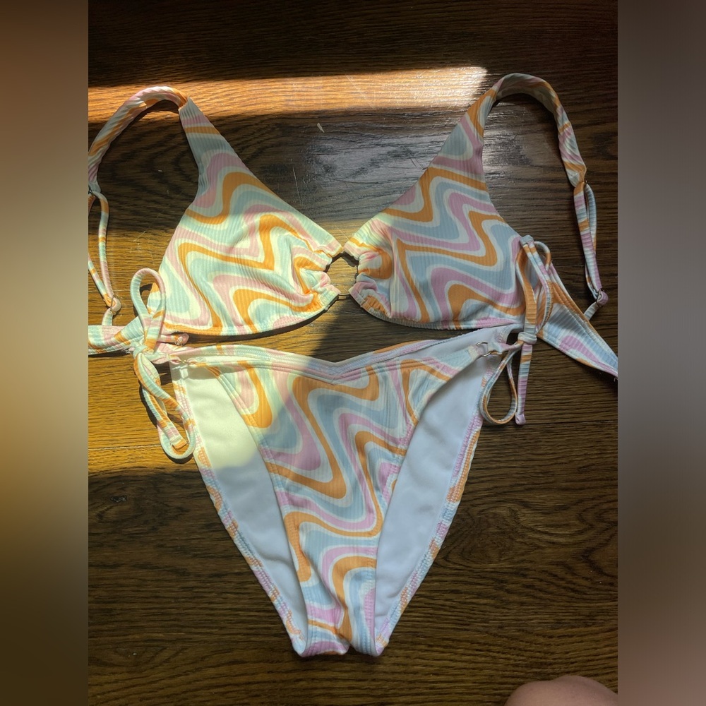 Multi-colored marble pattern pretty colored bikini from hollister